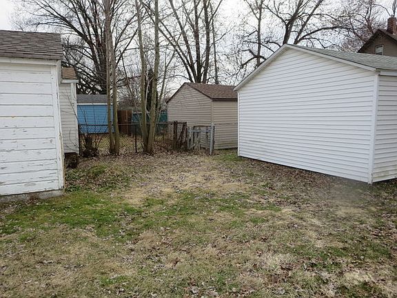 5th image of 1124 Burkhardt Ave
