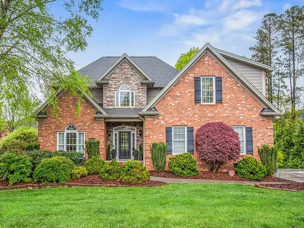 1380 Meadowlands Dr, Winston Salem, NC 27107