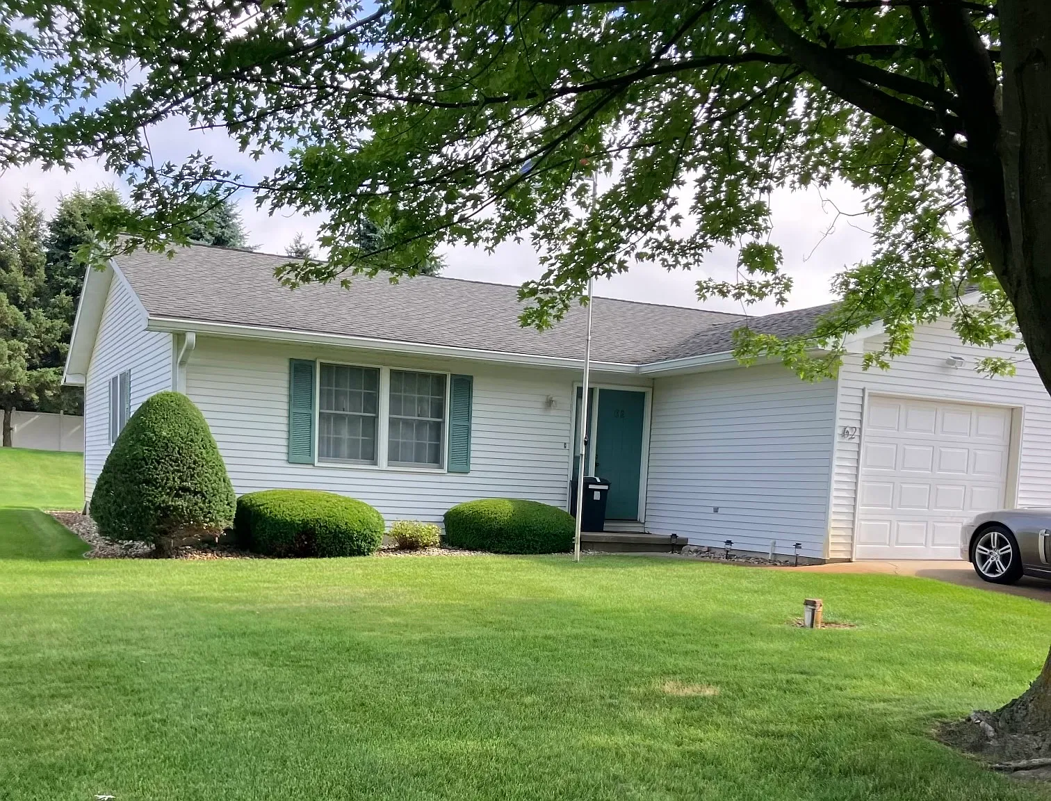 2 bed, 1300 sqft, $1,500 — Photo 3