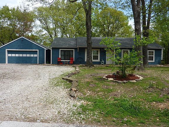 2nd image of 960 Shire Cir