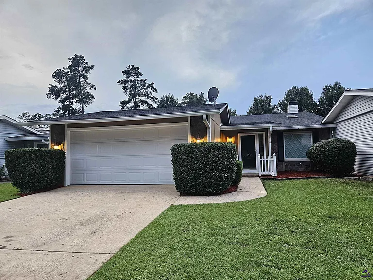 144 Pleasant Hill Ct — Photo 1