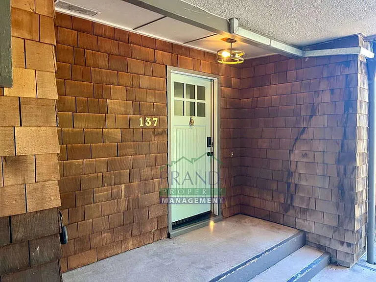 137 Pixley Ave — Photo 15