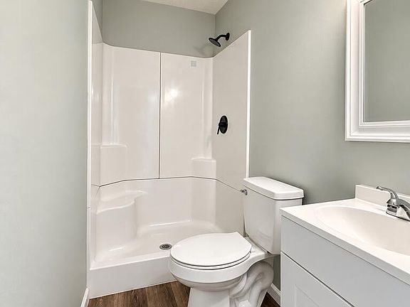 4th image of 324 Pinecrest Dr