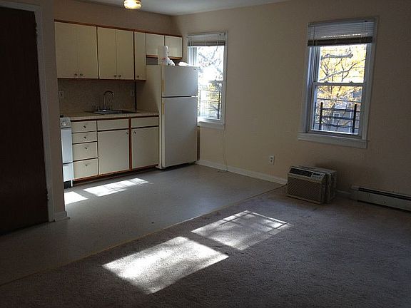 3rd image of 23921 88th Ave