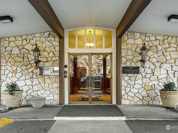 3rd image of 525 Belmont Avenue E #9E