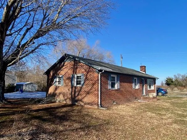 513 Lodge Rd, Callao, VA 22435