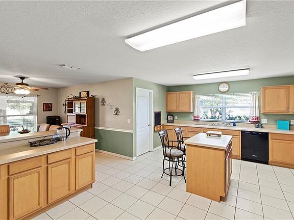 5th image of 23548 Milford Dr