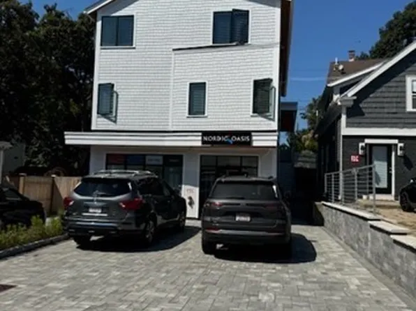 201 Pleasant St Floor 2, Marblehead, MA 01945