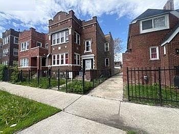 2nd image of 4906 W Adams St