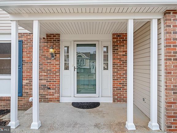 4th image of 1309 Swingingdale Dr