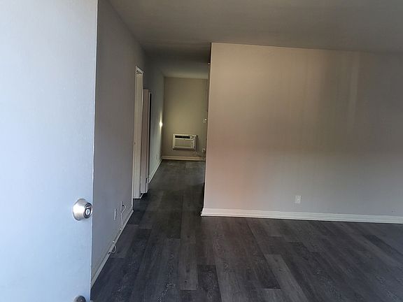 3rd image of 2000-1 W Pacific Ave #D4