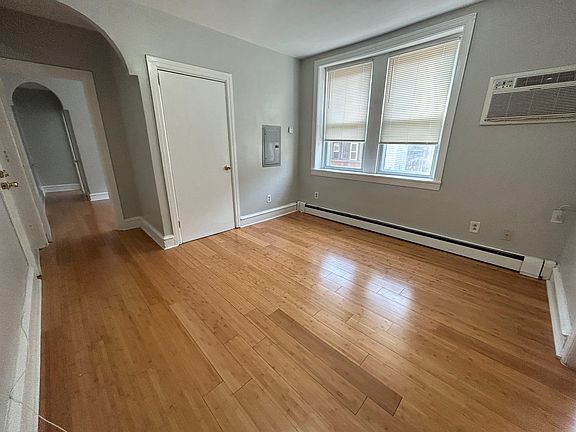 5th image of 4537 Osage Ave APT B4