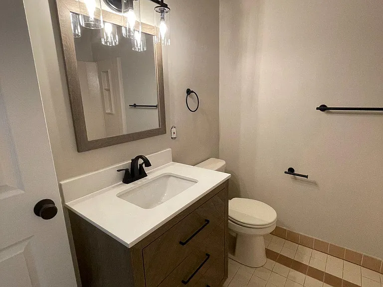 218 Valley Stream Ln — Photo 5