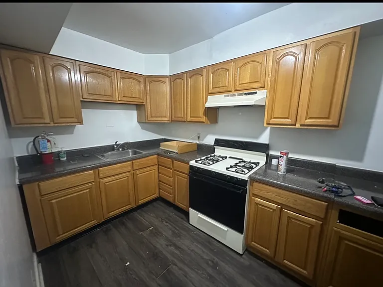 151 W Penn St — Photo 6