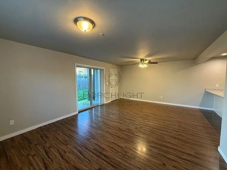 2005 Aaron Dr #101 — Photo 6