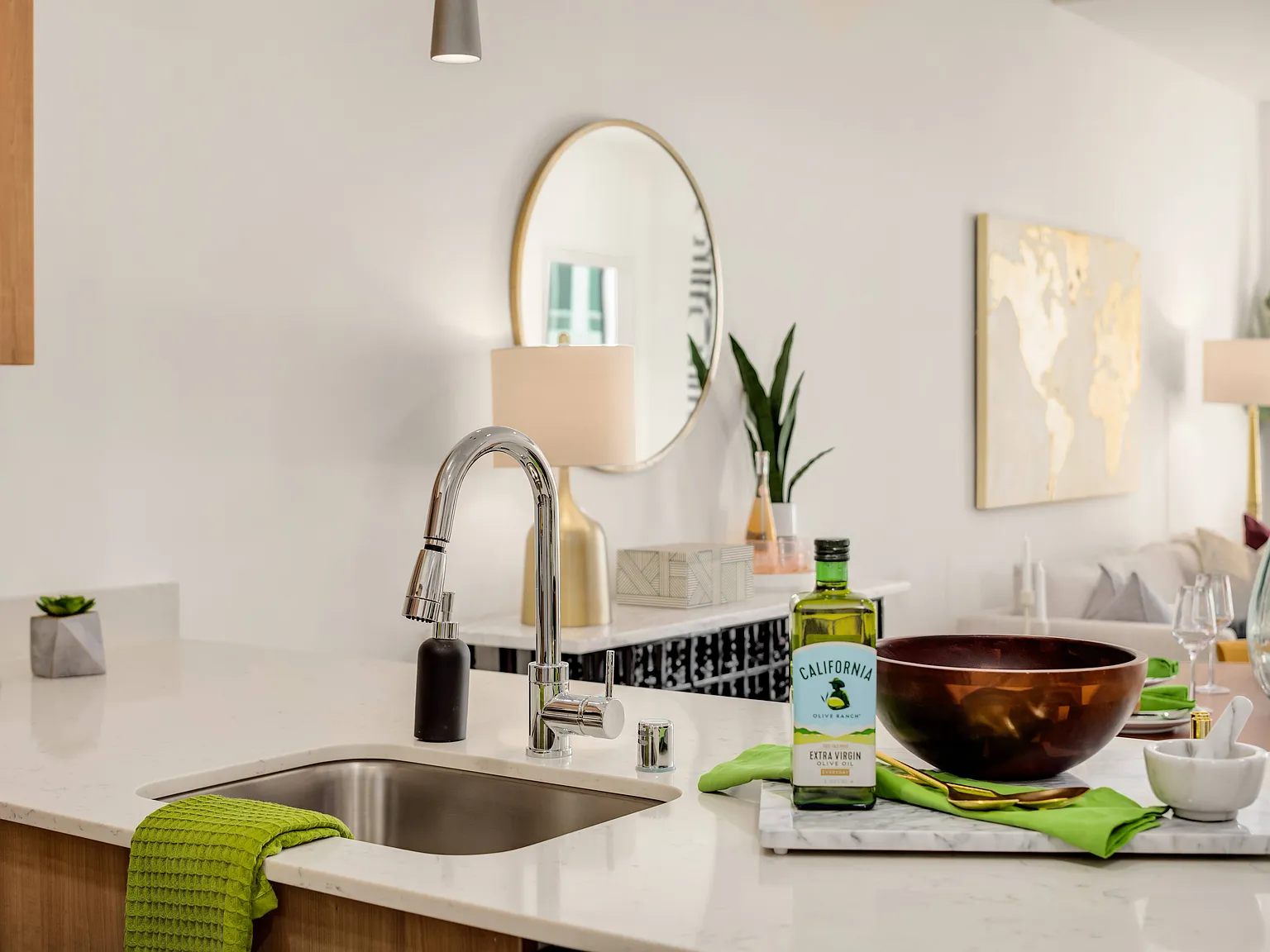 Flyway Kenmore — Photo 2