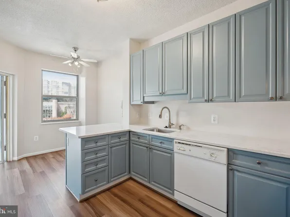 19370 Magnolia Grove Sq Unit 208, Lansdowne, VA 20176