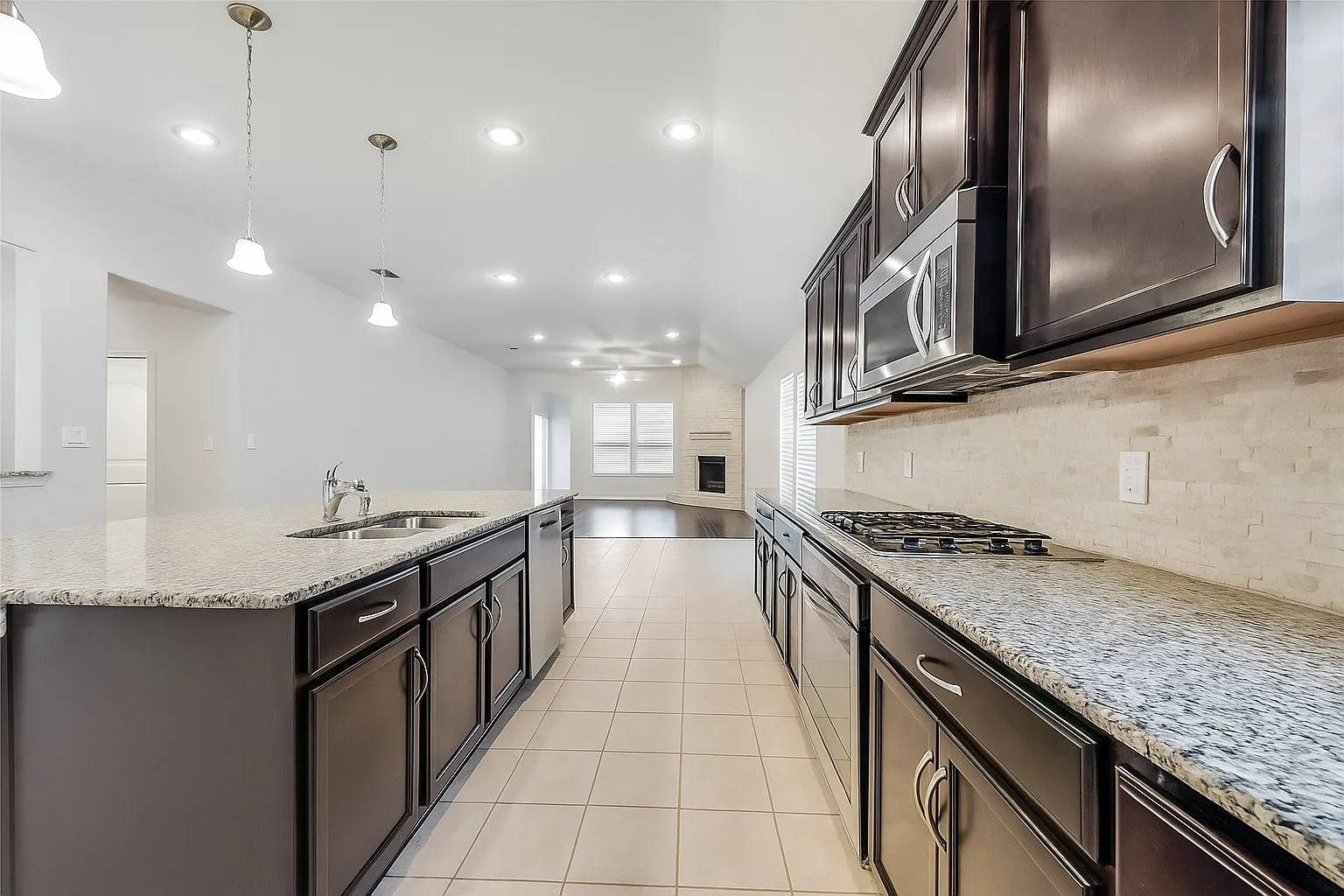 601 Elm Creek Dr — Photo 2