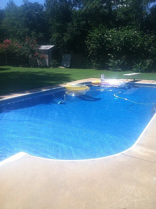 1st image of 445 Elladale Dr SE