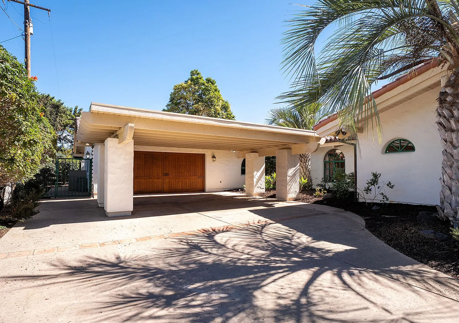 Stunning Spanish-Style 4bed/3.5 bath home in Point Loma's Wooded Area — Photo 3