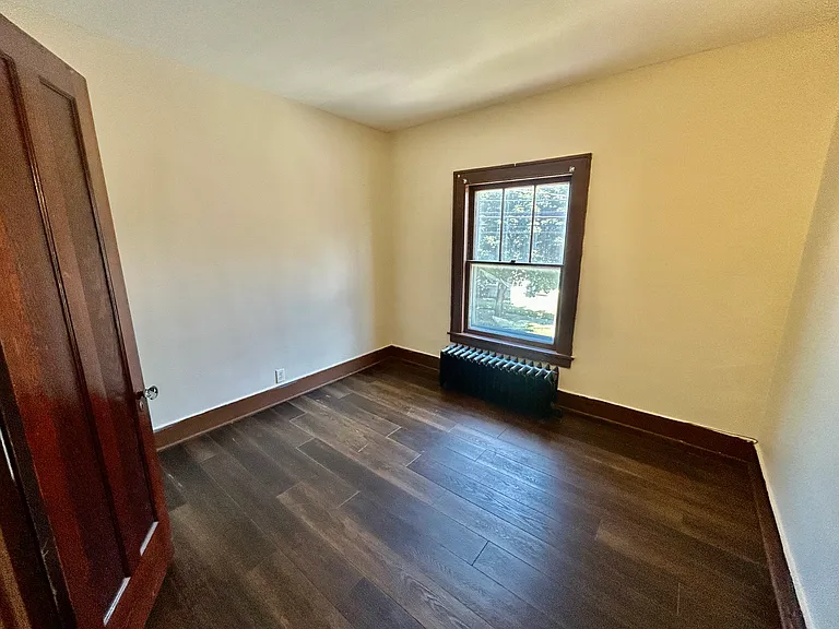 429 Raspberry St #2 — Photo 8