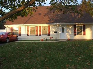 52 Jasmine Rd, Levittown, PA 19056