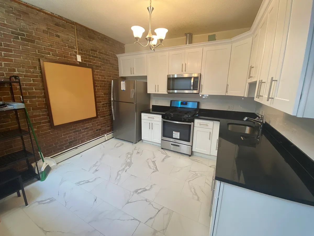 Building Photo - 618 Columbus Ave #4D