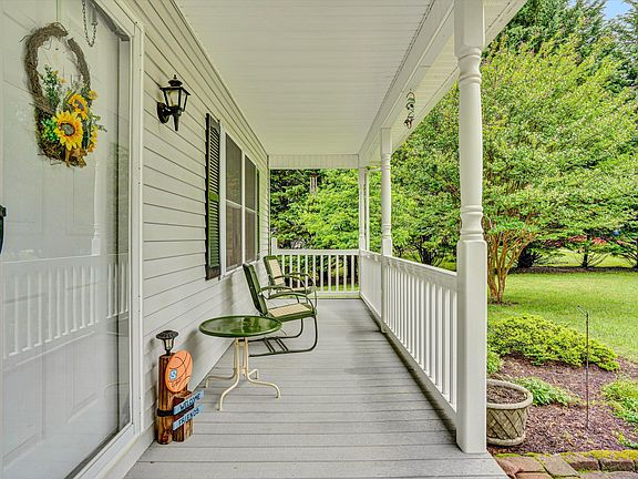 3rd image of 172 Watkins Dr