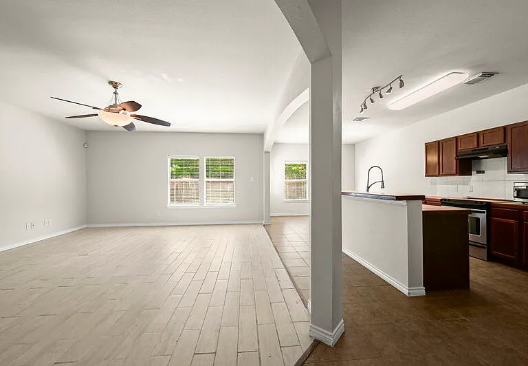 22898 Sabine Dr — Photo 8