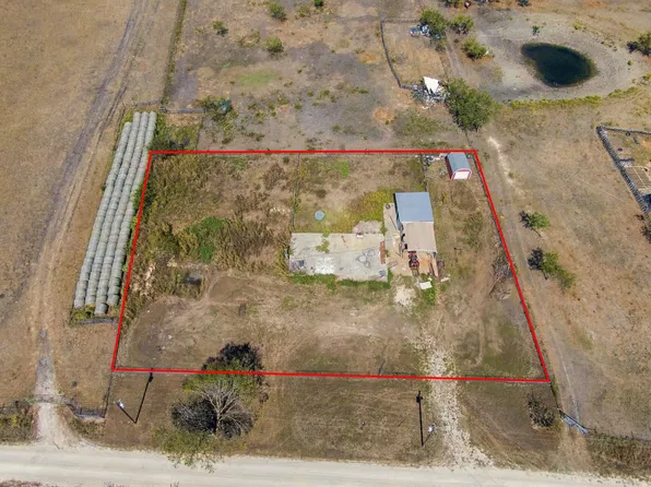9408 NW County Road 2220, Barry, TX 75102