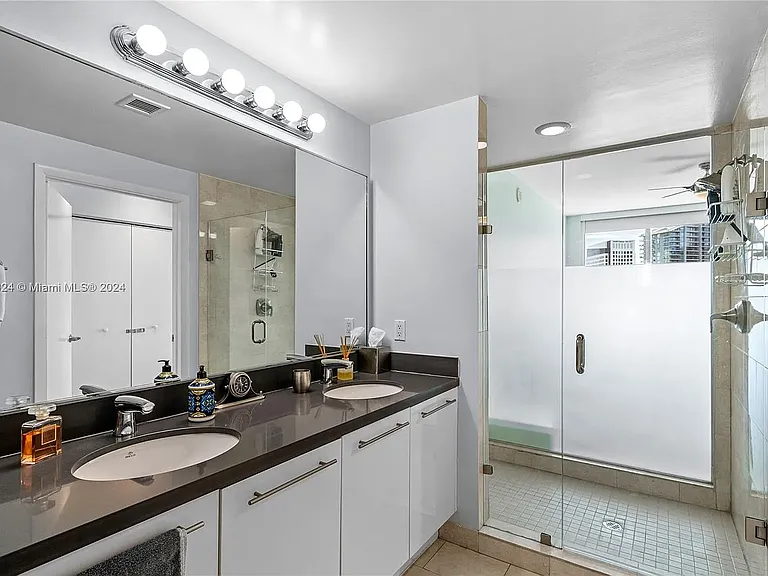 90 SW 3rd St #3501 — Photo 29