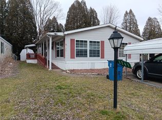 3261 Birchview Dr, Ravenna, OH 44266