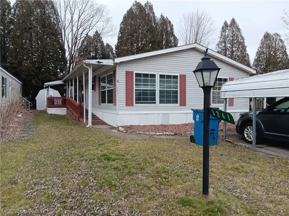 3261 Birchview Dr, Ravenna, OH 44266