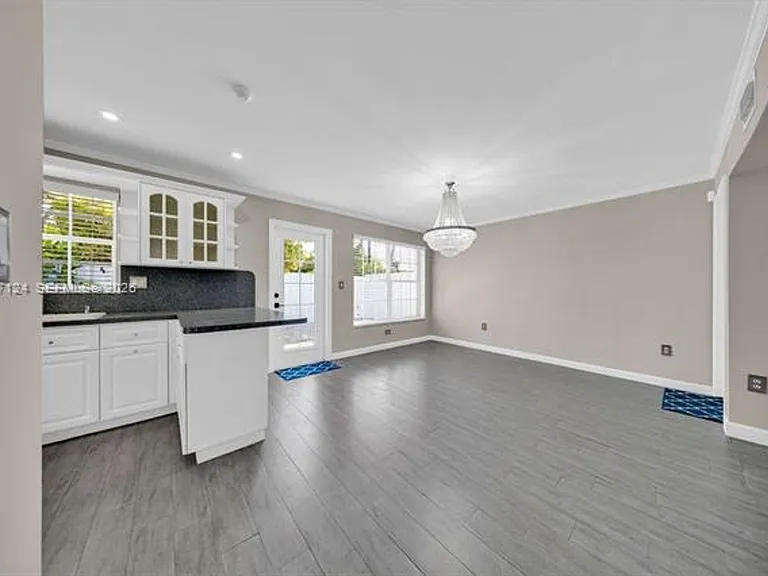 11351 SW 63rd Ter — Photo 2