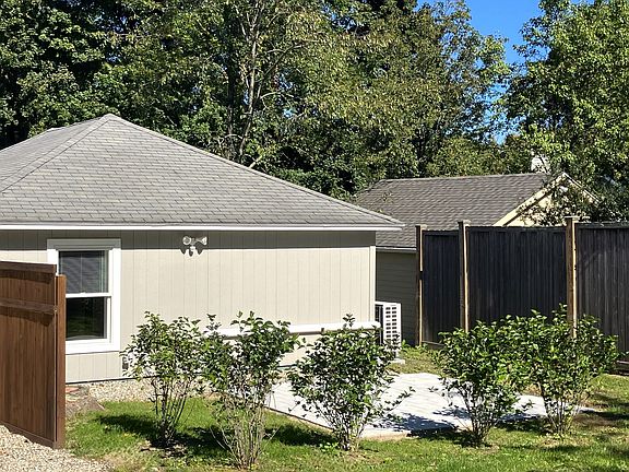 4th image of 194 High Ridge Ave #3