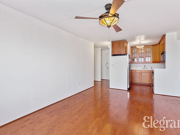 5th image of 300 W 110th St APT 17D