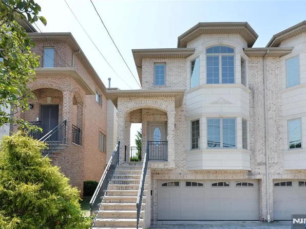 64 W Harwood Ave #1, Palisades Park, NJ 07650