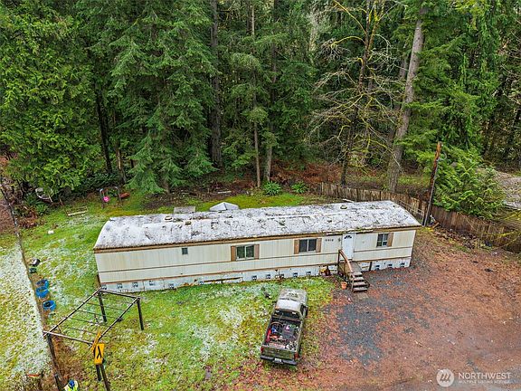 4th image of 10618 Kelly Road NE