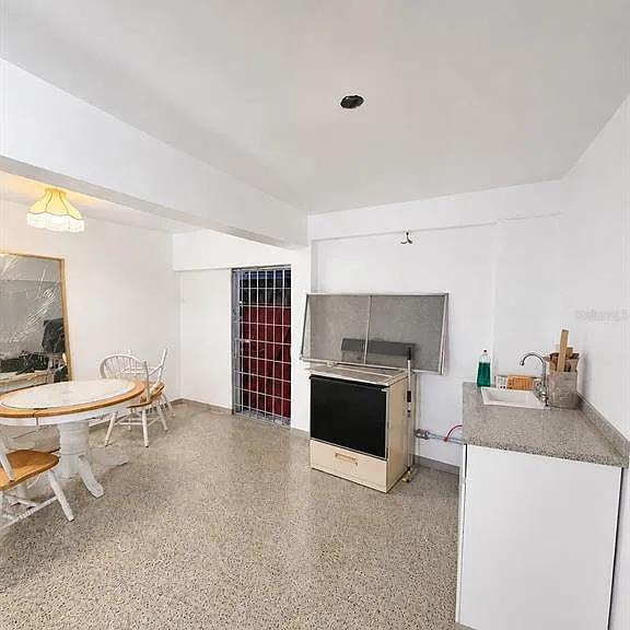 143 Calle Victoria — Photo 7