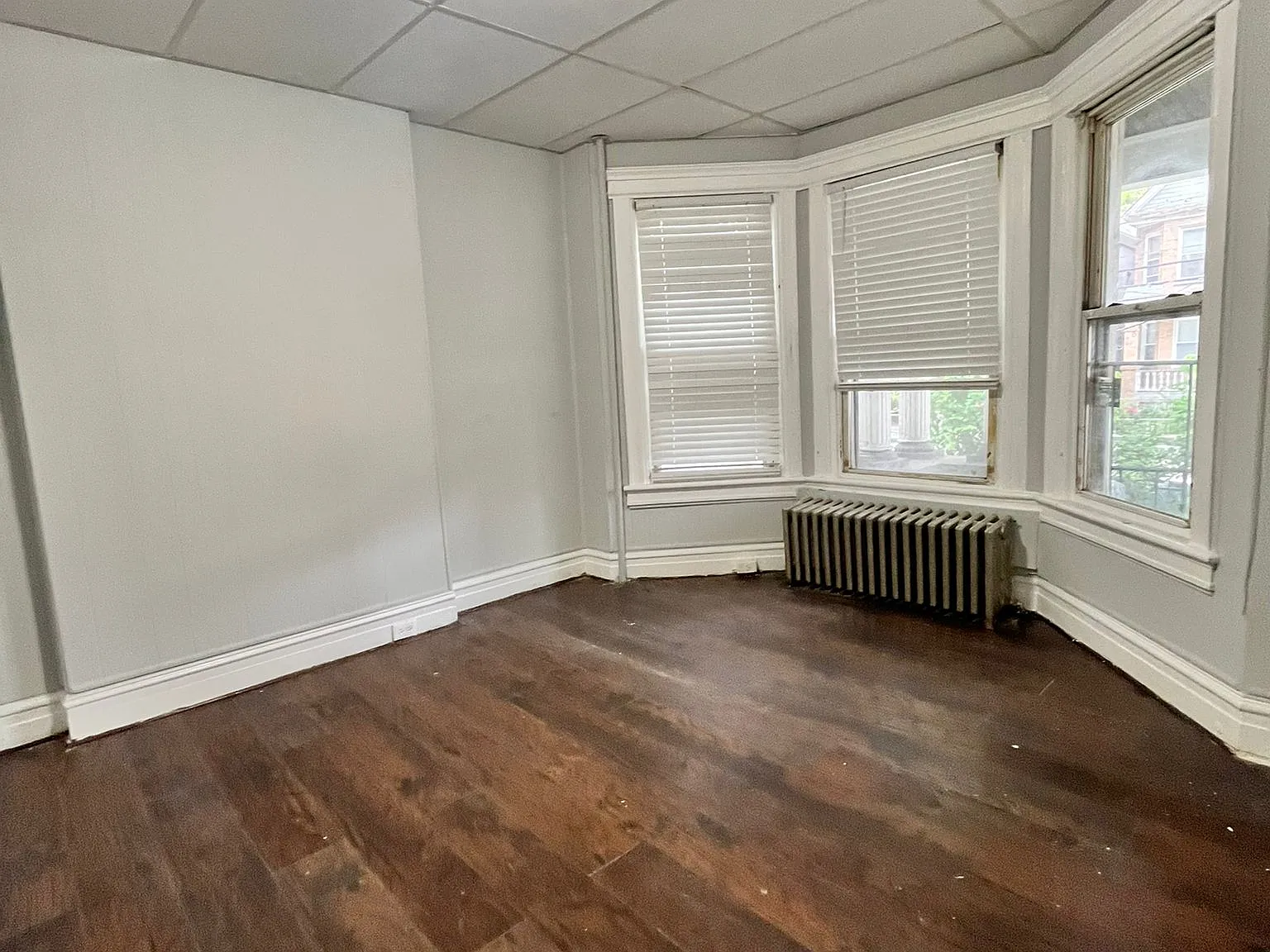 3 bed, 1000 sqft, $2,200 — Photo 4