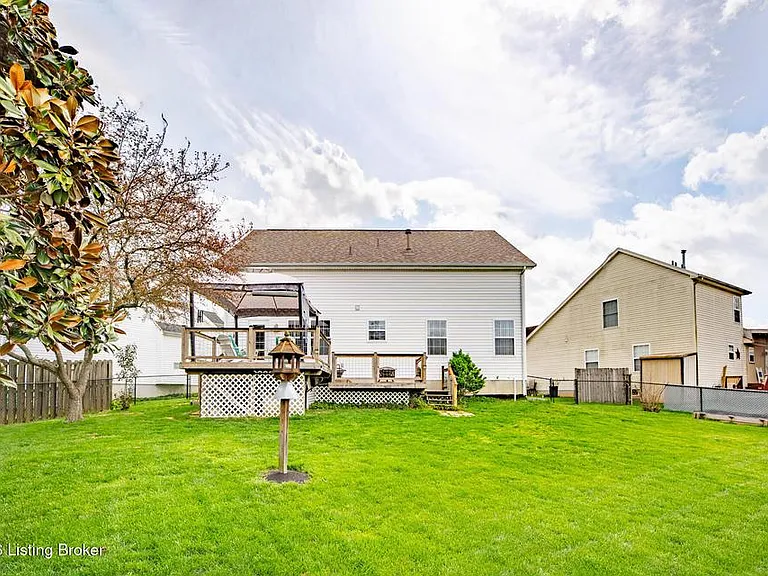 11302 Sullivan Ct — Photo 9