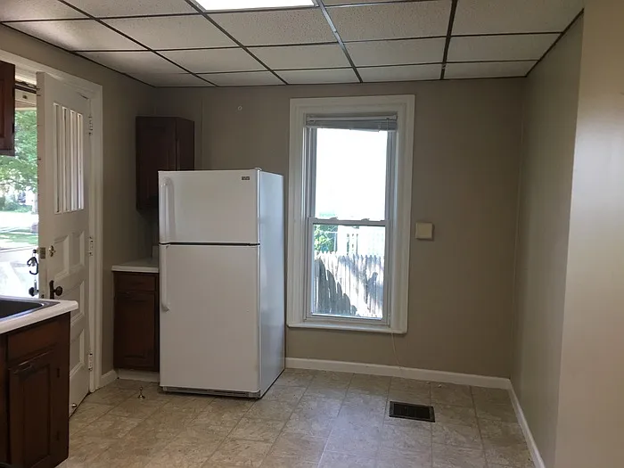 306 Flower Ave E — Photo 12