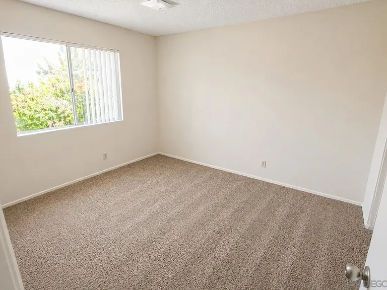 948 E Chase Ave #H — Photo 10