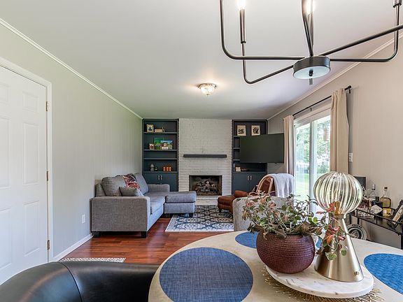 5th image of 2727 Roscommon Dr