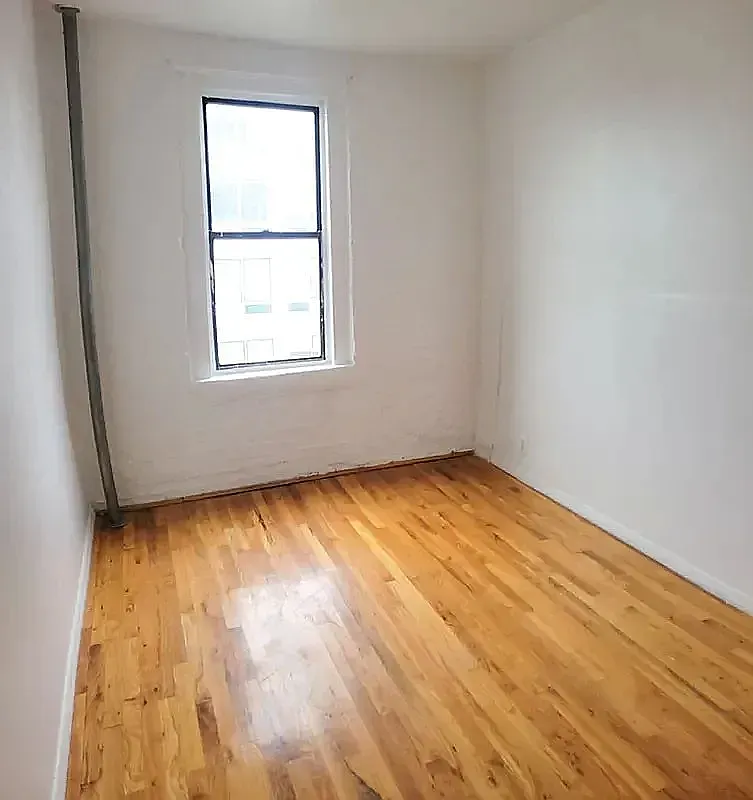 2403 Hoffman Street — Photo 4
