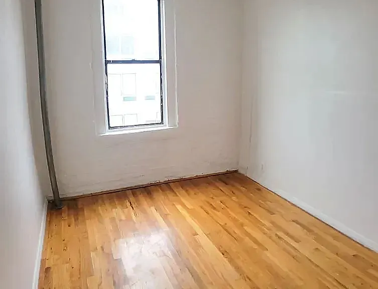 2403 Hoffman St #28 — Photo 4