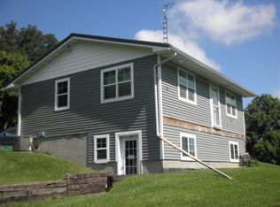 1429 Park Rd, Waukon, IA 52172