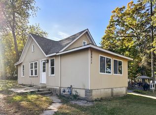 28611 W Mall Rd, Ingleside, IL 60041