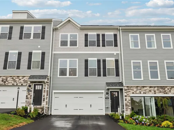 163 River Ridge Dr, Moon Township, PA 15108