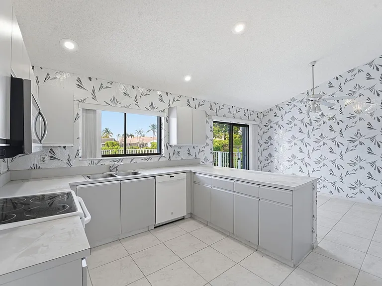 9476 El Clair Ranch Rd — Photo 14